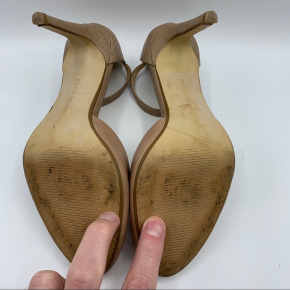 Banana Republic Adjustable Strap Alligator Textured Heel Size 7 - Picture 4 of 10